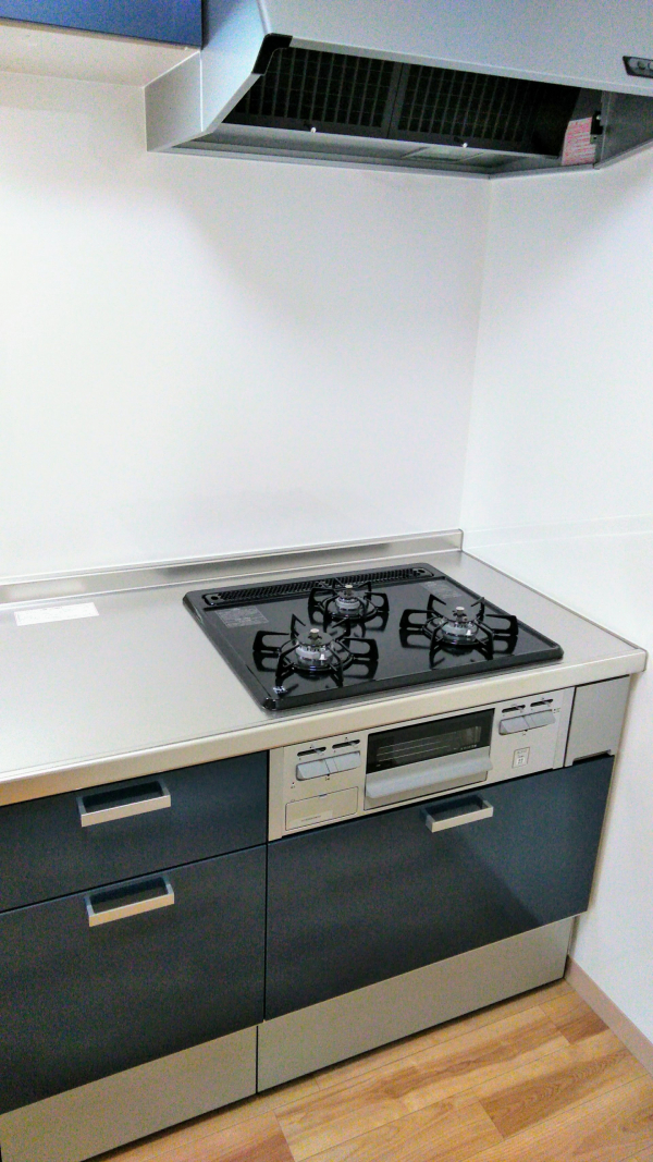 システムキッチン三口ガスコンロ